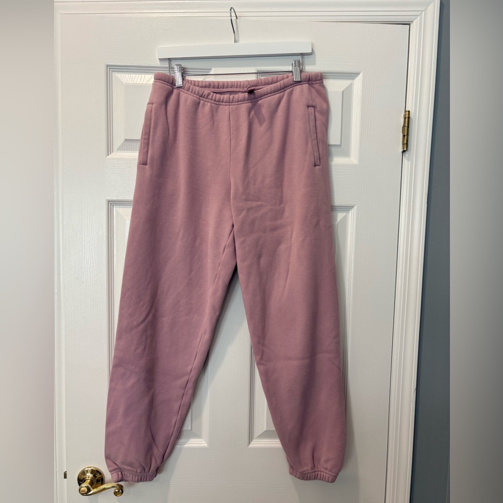 SKIMS Dusty Rose Sweatpants – Size Small – Excellent Condition